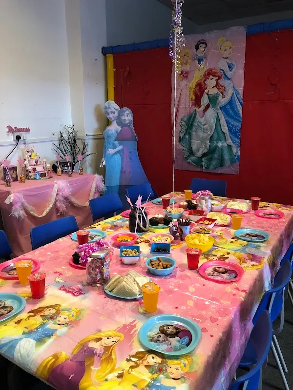 Yanki Doodlz Playzone & Diner